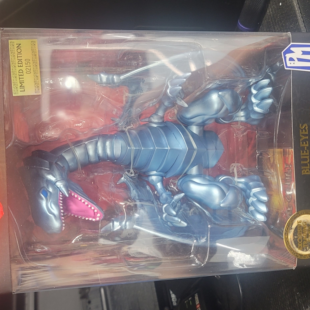 YUGIOH Blue-Eyes Limited Edition Action Figure